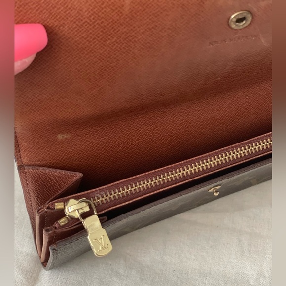 LOUIS VUITTON Vintage Sarah Wallet⭐️W/COA✨I will include a VERSACE Dust bag⭐️ - Picture 7 of 13